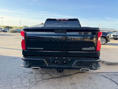 Used 2020 Chevrolet Silverado 1500 High Country w/ Technology Package AWD/4WD image 5