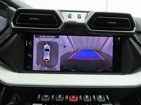 Used 2025 Lamborghini Urus SE image 14