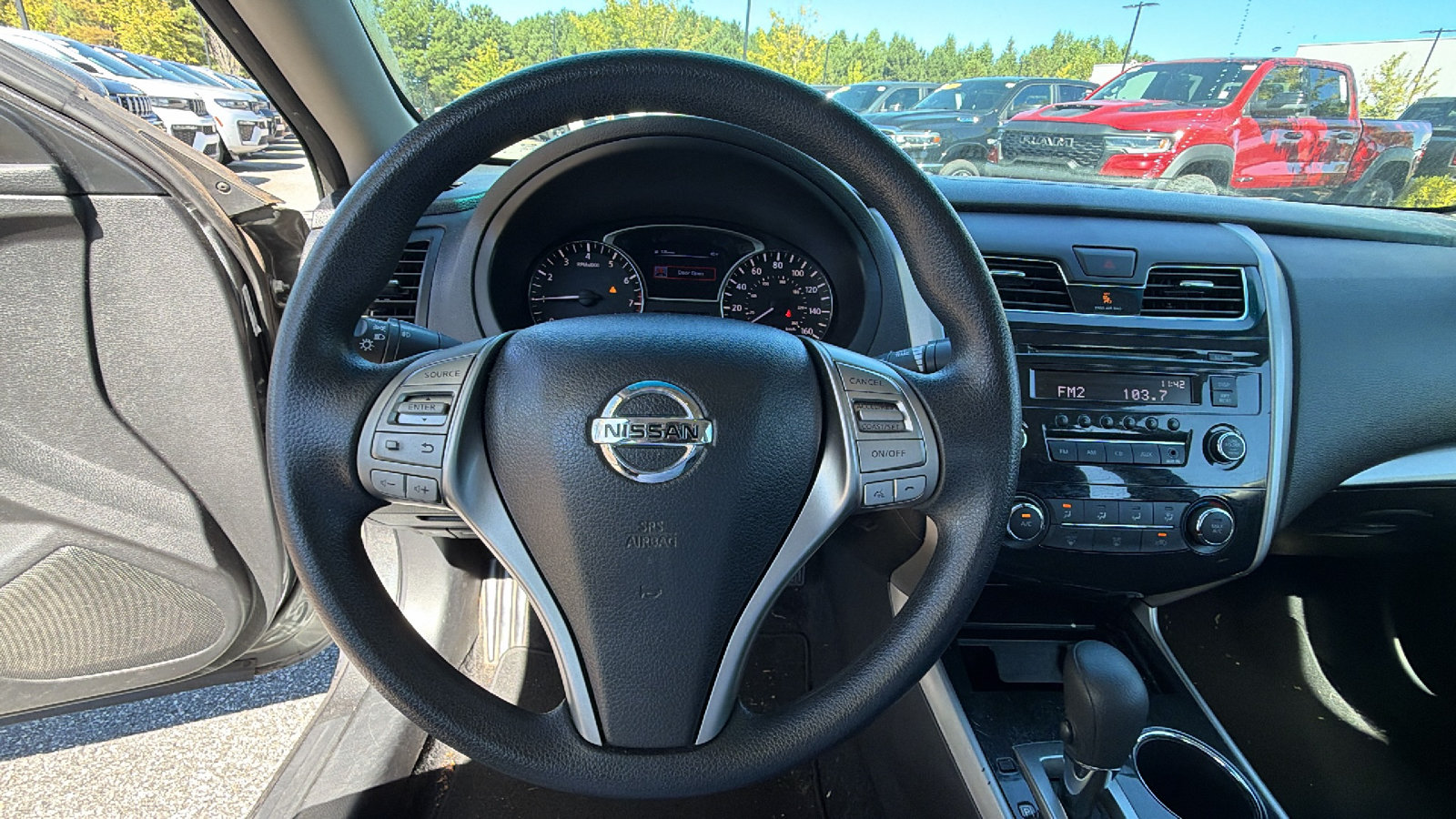 Used 2014 Nissan Altima 2.5 S w/ Sport Value Package FWD image 25