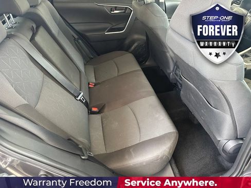 Used 2025 Toyota RAV4 XLE FWD image 33