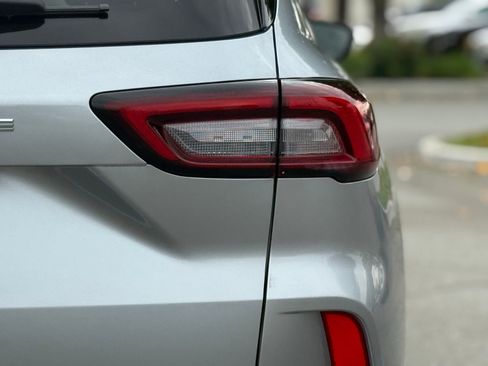 Used 2024 Ford Escape ST-Line image 14