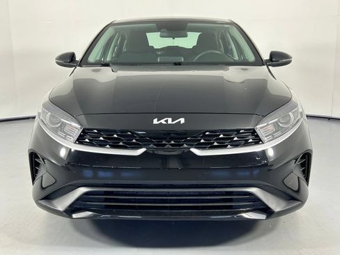 Used 2023 Kia Forte LXS w/ LXS Technology Package FWD image 2
