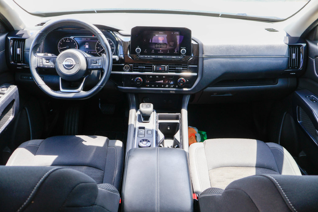 Used 2024 Nissan Pathfinder SV AWD/4WD image 6