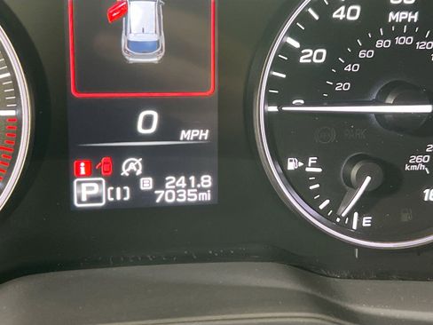 Used 2024 Subaru Crosstrek 2.5i Limited image 12