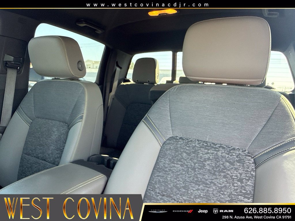 Used 2024 Chevrolet Colorado ZR2 AWD/4WD image 16