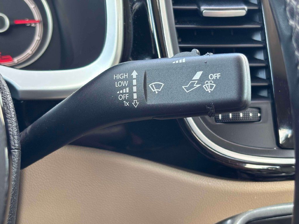 Used 2019 Volkswagen Beetle 2.0T SE FWD image 26