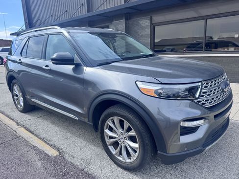 Used 2023 Ford Explorer Limited w/ Equipment Group 301A RWD image 3