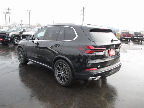 Used 2024 BMW X5 xDrive40i w/ Premium Package image 9