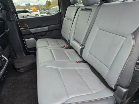 Used 2022 Ford F150 Lightning Lariat image 16