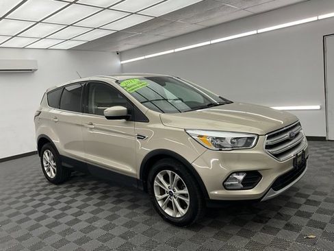 Used 2017 Ford Escape SE w/ SE Cold Weather Package image 3