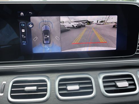 Certified 2025 Mercedes-Benz GLE 450e 4MATIC w/ Driver Assistance Package image 36