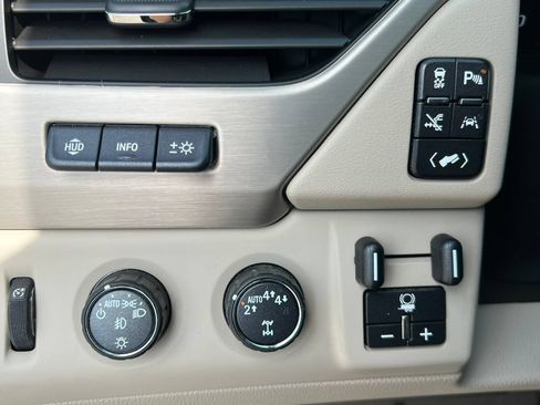 Used 2020 GMC Yukon XL Denali w/ Denali Ultimate Package AWD/4WD image 33
