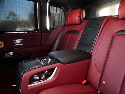 Certified 2023 Rolls-Royce Cullinan Black Badge w/ Driver's Package AWD/4WD image 34