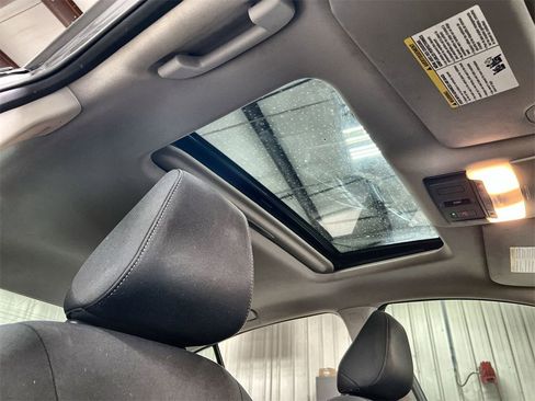 Used 2024 Nissan Altima 2.5 SV w/ SV Premium Package image 28