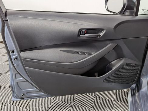 Used 2025 Toyota Corolla LE image 18