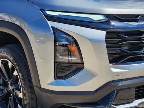 Used 2025 Chevrolet Equinox RS FWD image 9