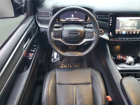 Used 2023 Jeep Wagoneer Series II image 11