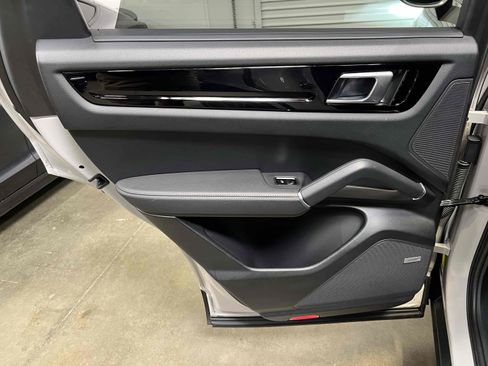 Used 2020 Porsche Cayenne E-Hybrid AWD/4WD image 89