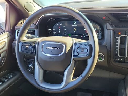 Used 2023 GMC Yukon Denali image 23