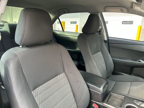 Used 2015 Toyota Camry image 12