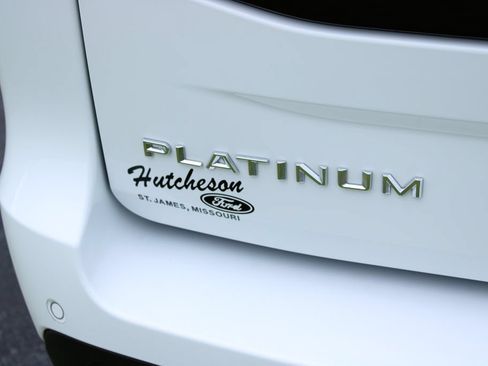Used 2025 Ford Expedition Platinum w/ Driver's Package AWD/4WD image 11