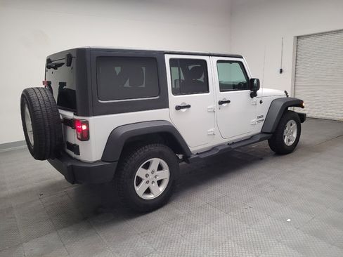 Used 2018 Jeep Wrangler Unlimited Sport S AWD/4WD image 10