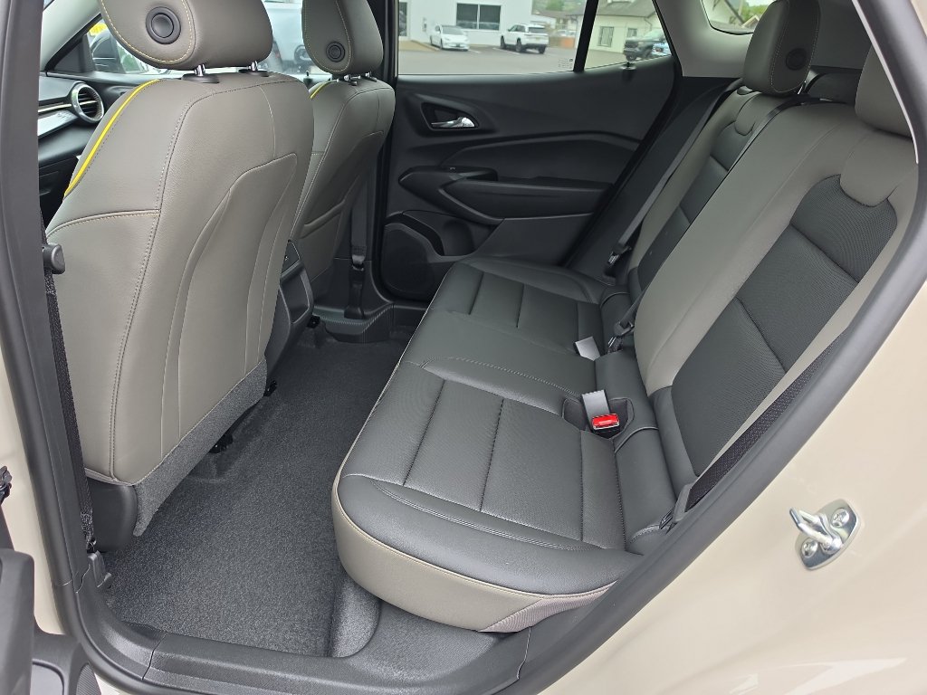 New 2026 Chevrolet Trax ACTIV w/ Driver Confidence Package FWD image 17