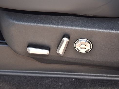 New 2025 Lincoln Navigator L Reserve w/ Jet Appearance Package image 37