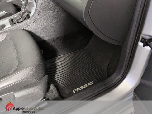 Used 2013 Volkswagen Passat 2.5 SE FWD image 34