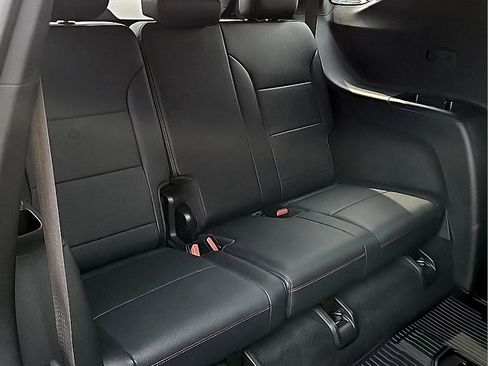 Used 2025 Chevrolet Traverse RS w/ LPO, Floor Liner Package AWD/4WD image 11