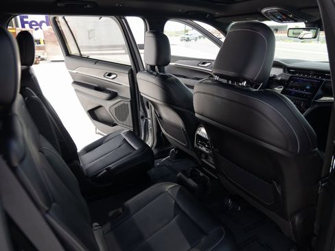 Used 2025 Jeep Grand Cherokee L Limited w/ Luxury Tech Group II AWD/4WD image 28