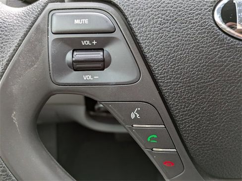 Used 2017 Kia Forte LX image 20