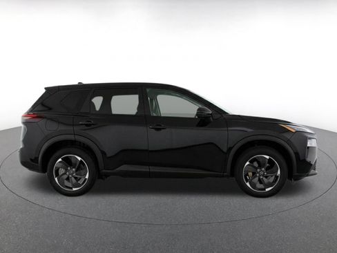 Used 2025 Nissan Rogue SV AWD/4WD image 10