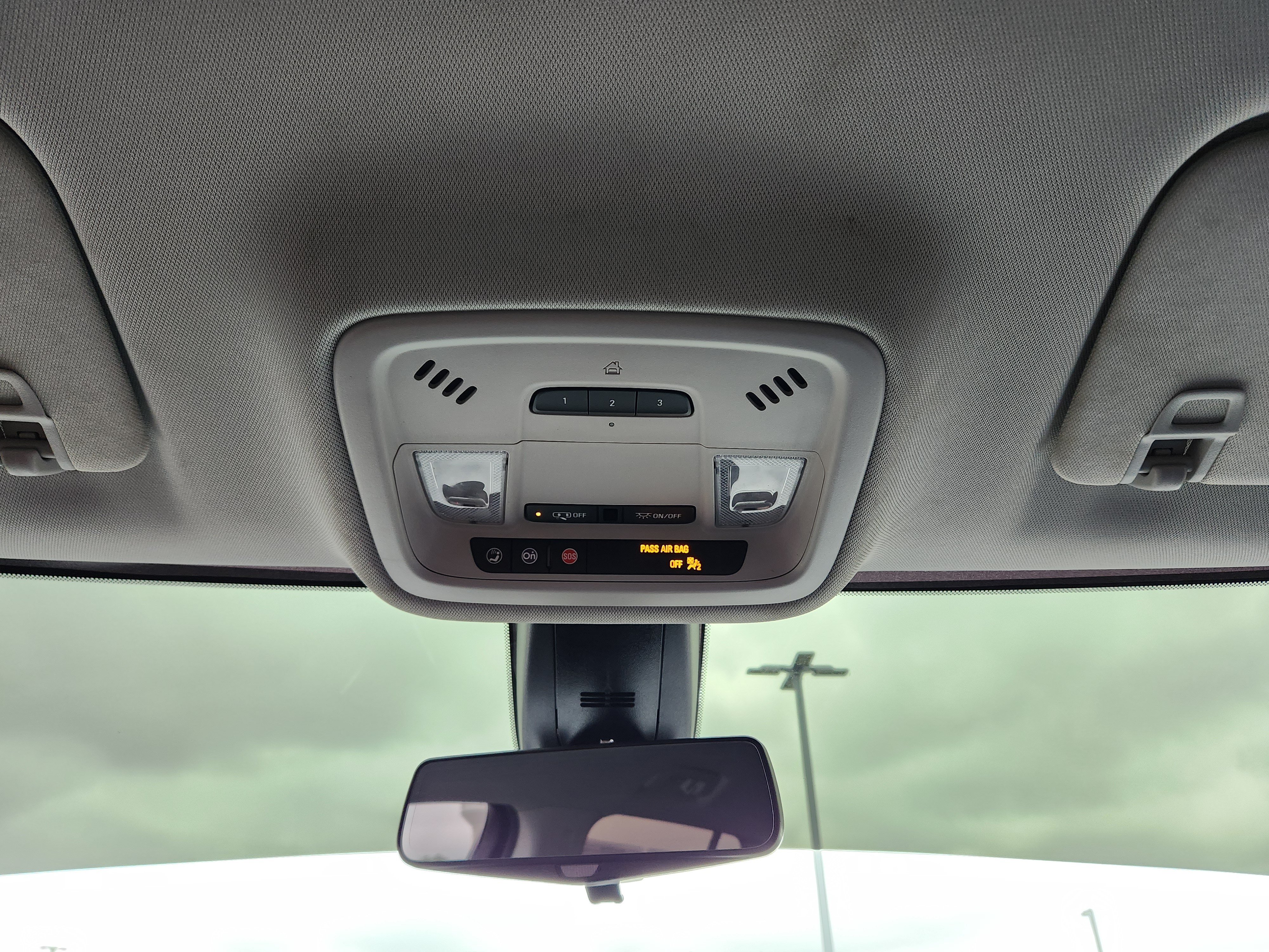 Used 2021 Chevrolet Traverse RS FWD image 22