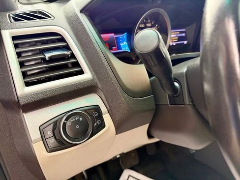 Used 2013 Ford Explorer XLT AWD/4WD image 30