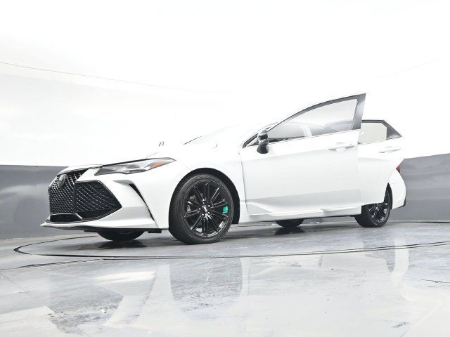 Used 2019 Toyota Avalon Touring FWD image 44