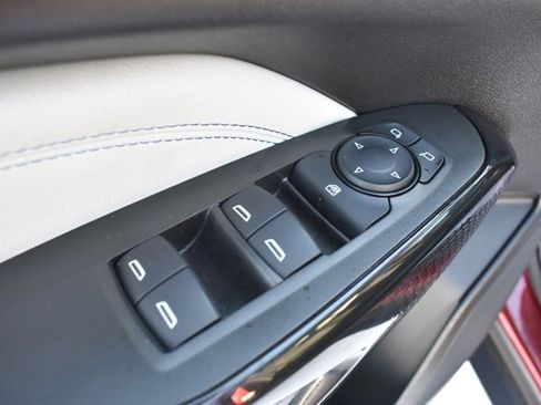 Used 2025 Chevrolet Trax LT w/ LT Convenience Package image 13