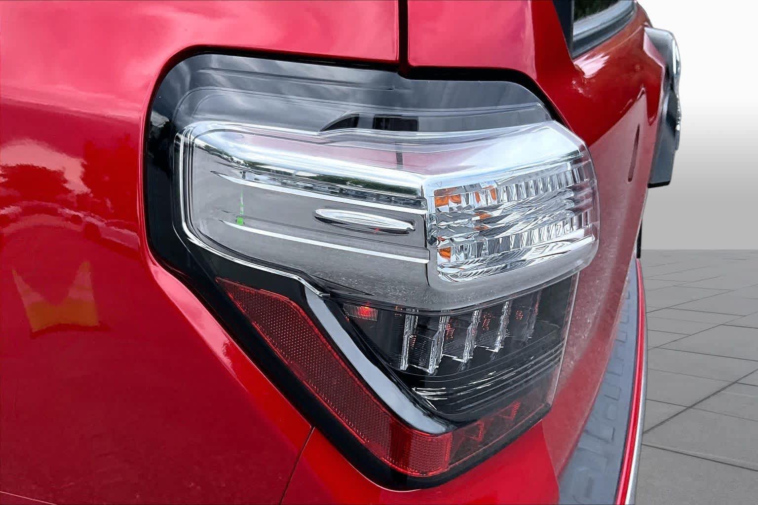 Used 2023 Toyota 4Runner TRD Off-Road Premium w/ Moonroof Package AWD/4WD image 29