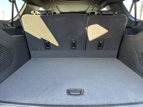 New 2026 GMC Yukon XL Denali w/ Denali Reserve Package image 36