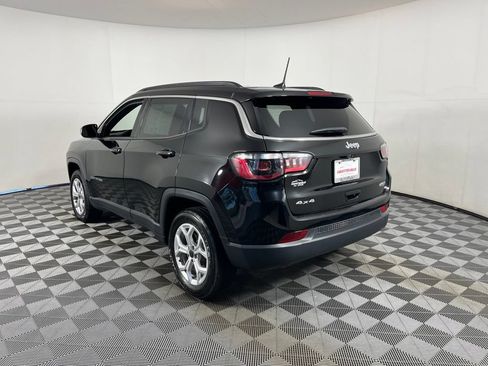 Used 2025 Jeep Compass Latitude AWD/4WD image 5