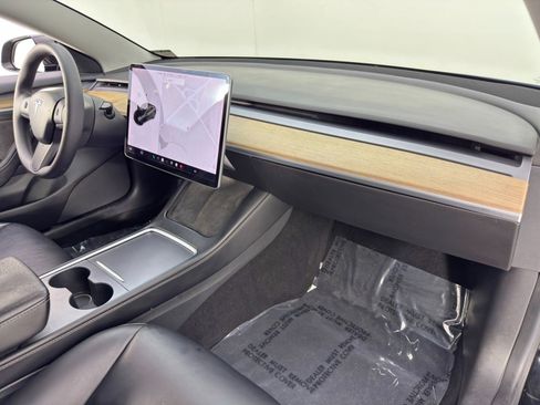 Used 2022 Tesla Model 3 Performance image 15