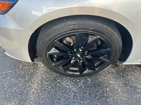 Used 2017 Chevrolet Malibu LT w/ Leather Package FWD image 23