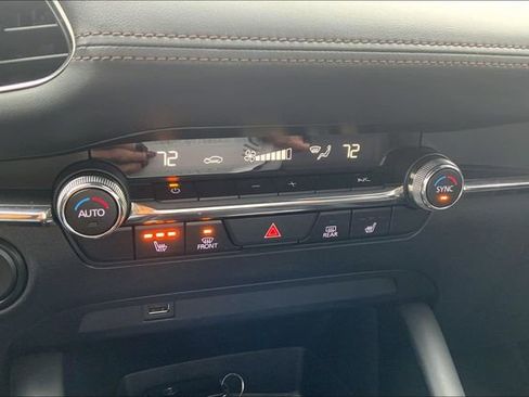 Used 2019 MAZDA MAZDA3 Hatchback w/ Premium Package image 32