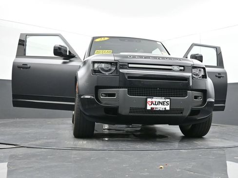 Used 2023 Land Rover Defender 90 V8 image 72