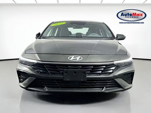 Used 2025 Hyundai Elantra SEL image 5
