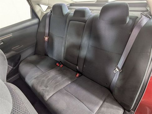 Used 2015 Nissan Altima 2.5 SV w/ Convenience Package image 21