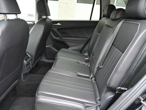 Used 2024 Volkswagen Tiguan SE image 15