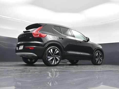 Used 2025 Volvo XC40 B5 Plus AWD/4WD image 47
