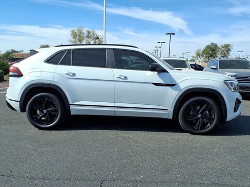 New 2026 Volkswagen Atlas Cross Sport SEL R-Line image 8