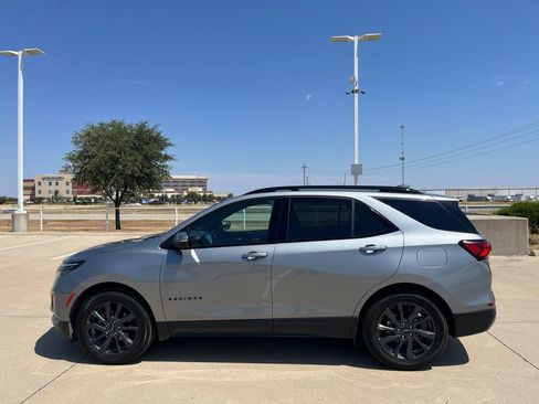 Used 2023 Chevrolet Equinox RS w/ RS Leather Package FWD image 3